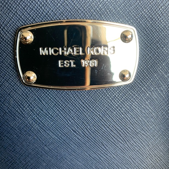 Michael Kors Large Saffiano Satchel - Picture 6 of 7